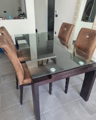 Tavolo in legno wengè e sedie SMANIA