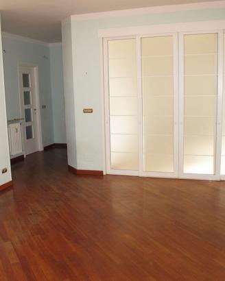 Porta usata scorrevole a 4 ante