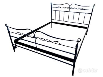 Struttura letto in ferro battuto