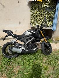 YAMAHA MT125