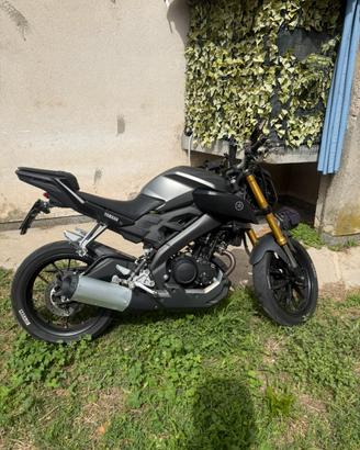 YAMAHA MT125