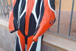 Tuta pista moto in pelle e giubbino 