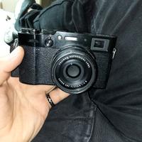 FUJIFILM X100V