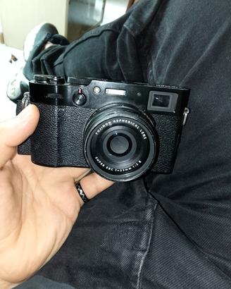 FUJIFILM X100V