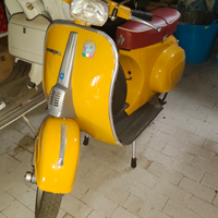 Vespa 50 Special restaurata - Faro quadrato