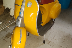 Vespa 50 Special restaurata - Faro quadrato
