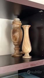 Vasi in Onice calcareo