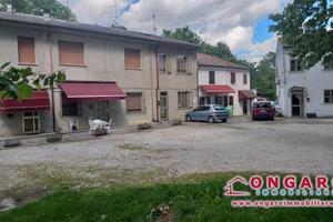Casa indipendente di 116 m² con 5 locali e box aut