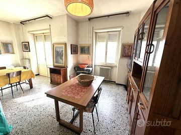 Ampio appartamento in viale Repubblica