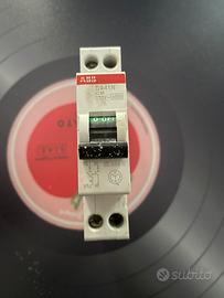 Interruttore magnetotermico ABB S941N C16 4500