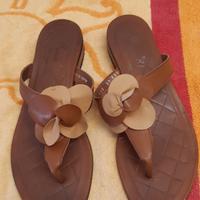 Ciabatte infradito in pelle da donna