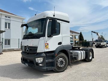 Trattore stradale Mercedes Actros 1843