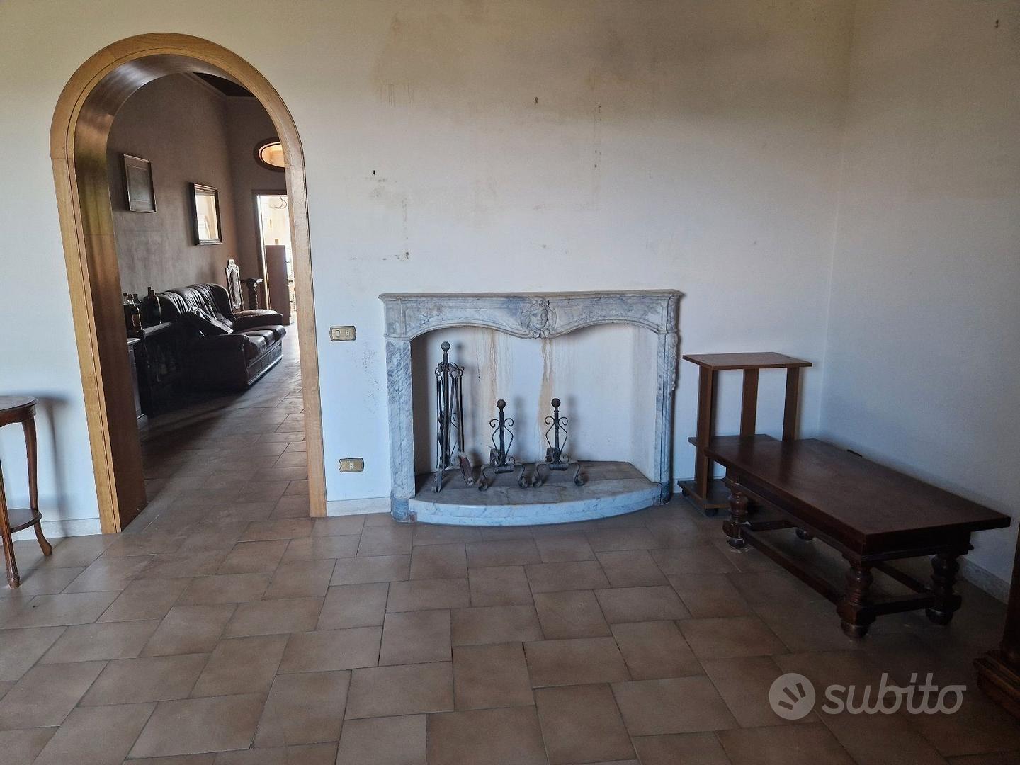 Porzione di casa con 5.000 mq di terreno attigui - Altro
