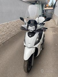 Scooter Kymco People 300