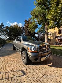 Dodge Ram 2500 turbo diesel Megacab