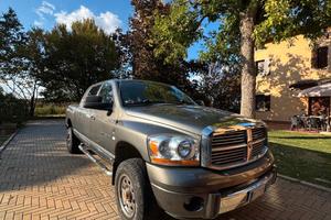 Dodge Ram 2500 turbo diesel Megacab
