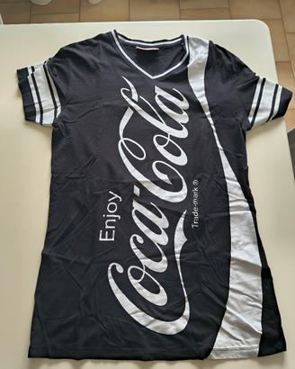 T shirt Coca cola di colore bianco e nero taglia M