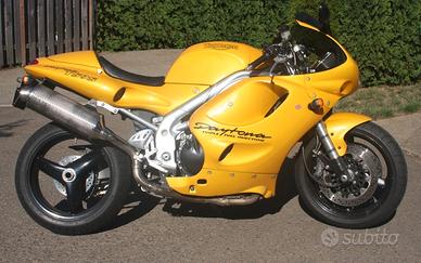 Triumph Daytona T595