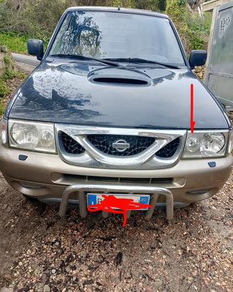 Nissan Terrano 4X4 autocarro 5 posti 