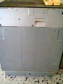 Lavastoviglie ad incasso, Smeg.