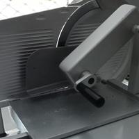 affettatrice professionale e bilancia elettronica 