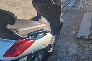 Yamaha xmax 250