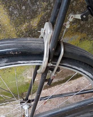 bicicletta del 1950 Legnano con freni a bacchetta 
