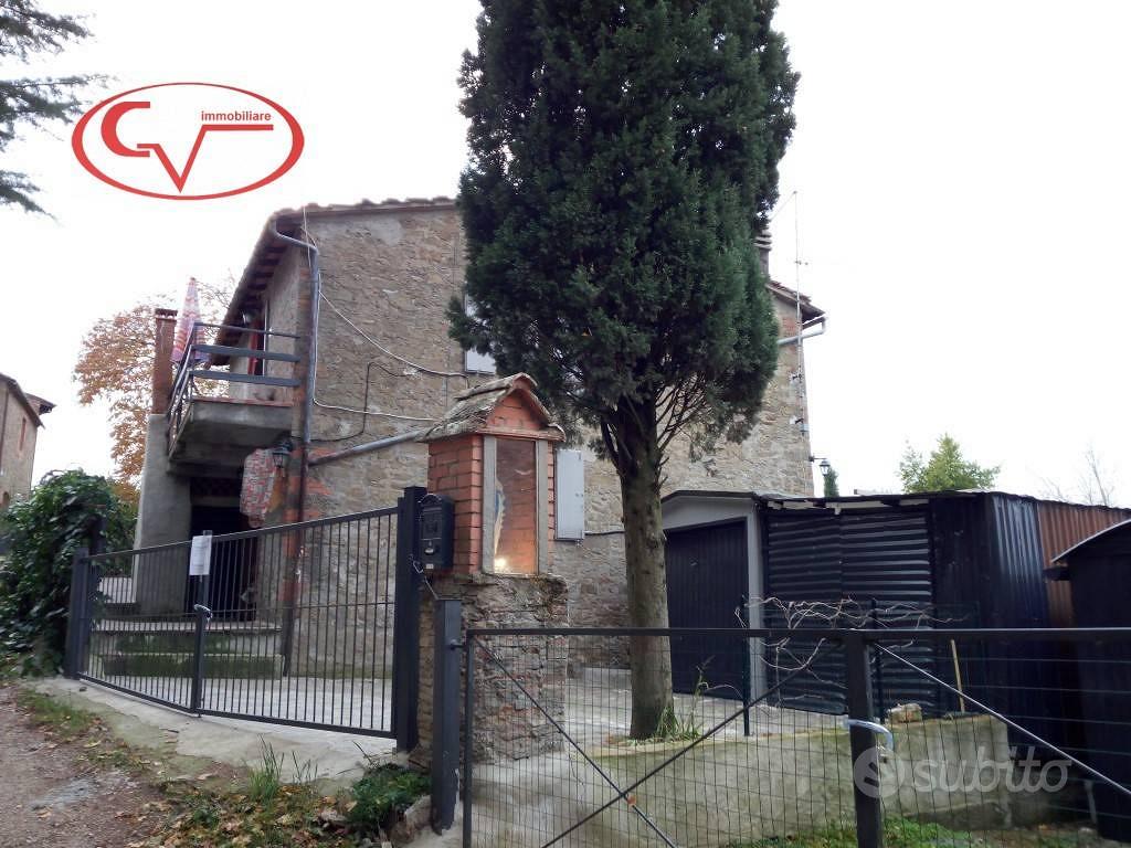 Rustico / Casale di 105 m² con 4 locali a Bucine - Vista 3