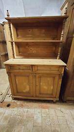 Credenza con piattaia 