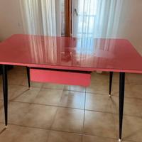 Tavolo e sedie in formica vintage