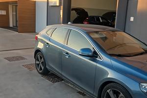Volvo v40 d2