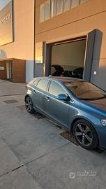 Volvo v40 d2