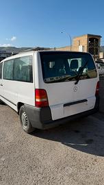 mercedes 9 posti