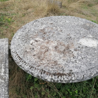 Tavolo in pietra