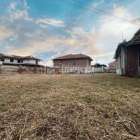 VOLPIANO VILLA INDIPENDENTE CON MAGAZZINO E GIARDI