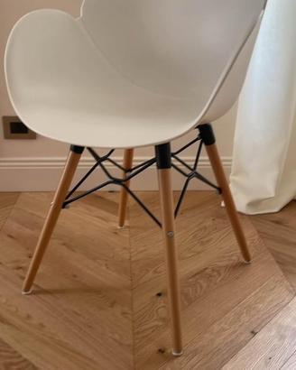 Set 6 sedie design bianche e gambe in legno