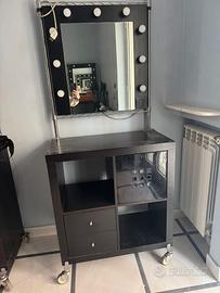 Postazione Trucco con specchio e luci