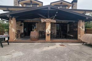 Locale ad uso ristorante/pizzeria (arredato)