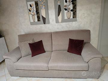 Divano tre posti
