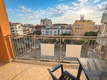 IN CENTRO con terrazzo e posto auto