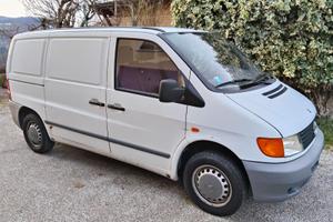 Mercedes Vito 108