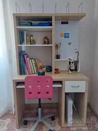 Scrivania con sedia