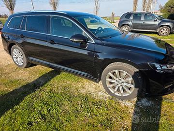 Volkswagen Passat Variant 8 1.6 TDI  120cv 