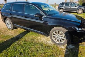 Volkswagen Passat Variant 8 1.6 TDI  120cv 