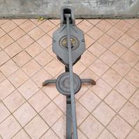 tappatrice per tappi di sughero 