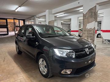 Dacia Sandero 1.0 Laureate NEOPATENTATI – Km Certi