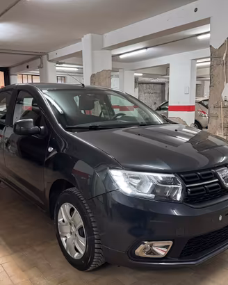 Dacia Sandero 1.0 Laureate NEOPATENTATI – Km Certi