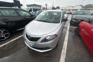LANCIA YPSILON ECOCHIC - firefly hybrid Gold
