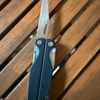 Leatherman Charge Plus + custodia + accessori