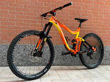 Giant Reign 1